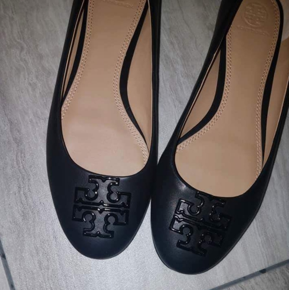 Tory Burch size 8.5 black flats